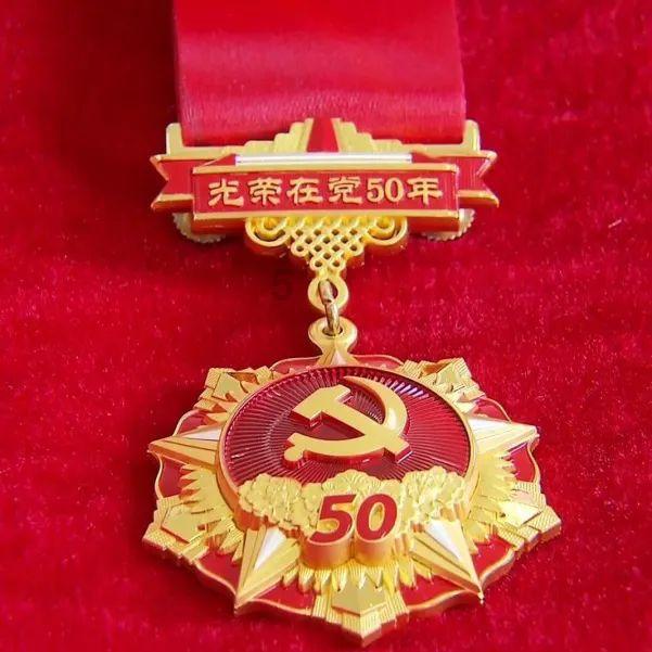 裙上繁花
